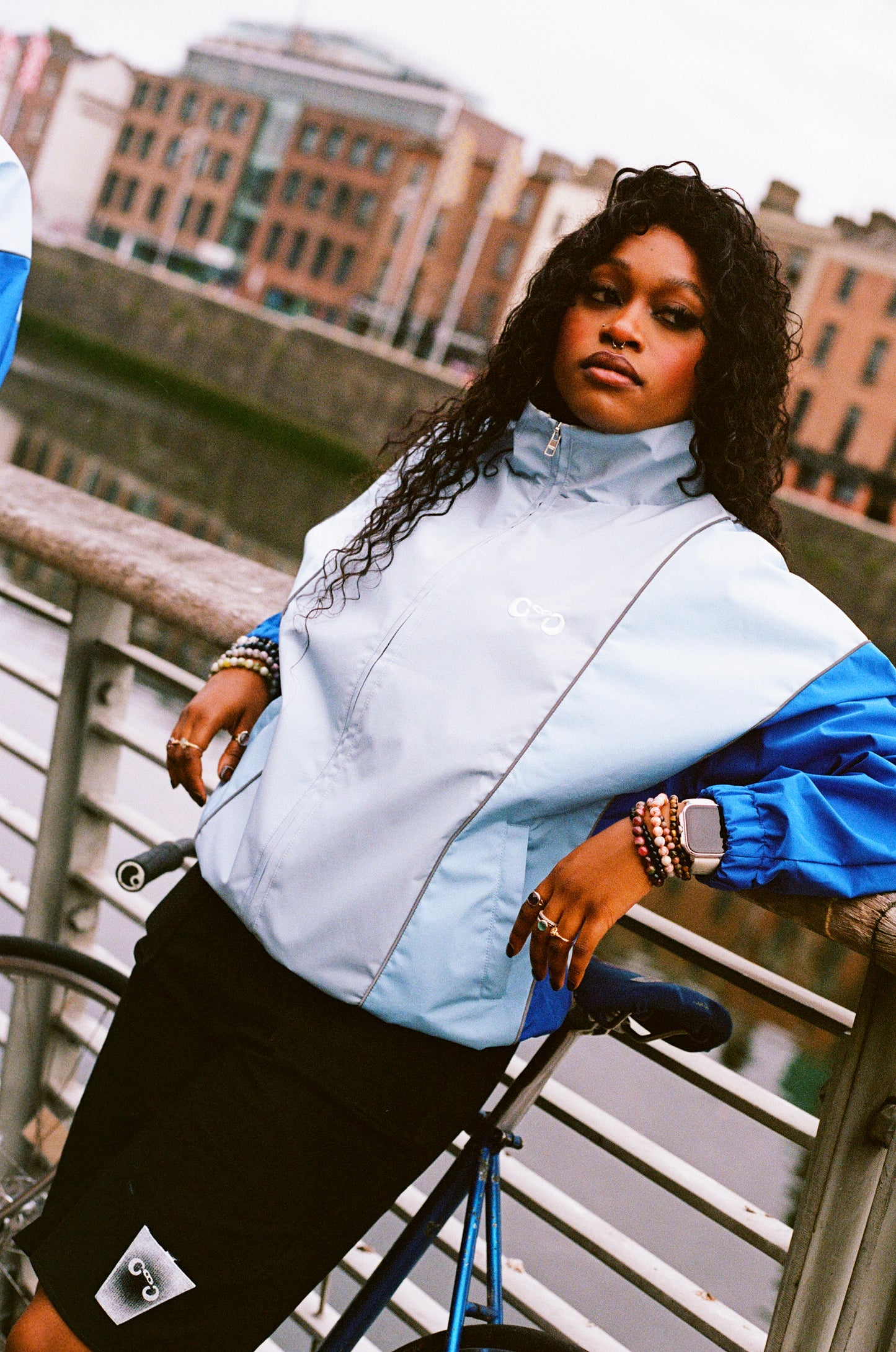 TRI-COLOUR WINDBREAKER